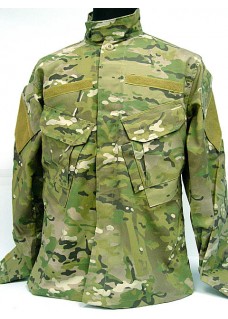 装备的斯瓦特多迷彩服V3军队战斗制服组的衬衫长裤